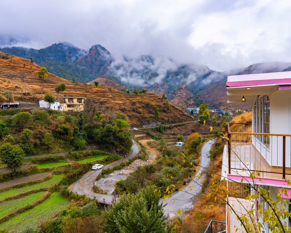 Cover image for 7 Places to Visit after a Breakup (2019)