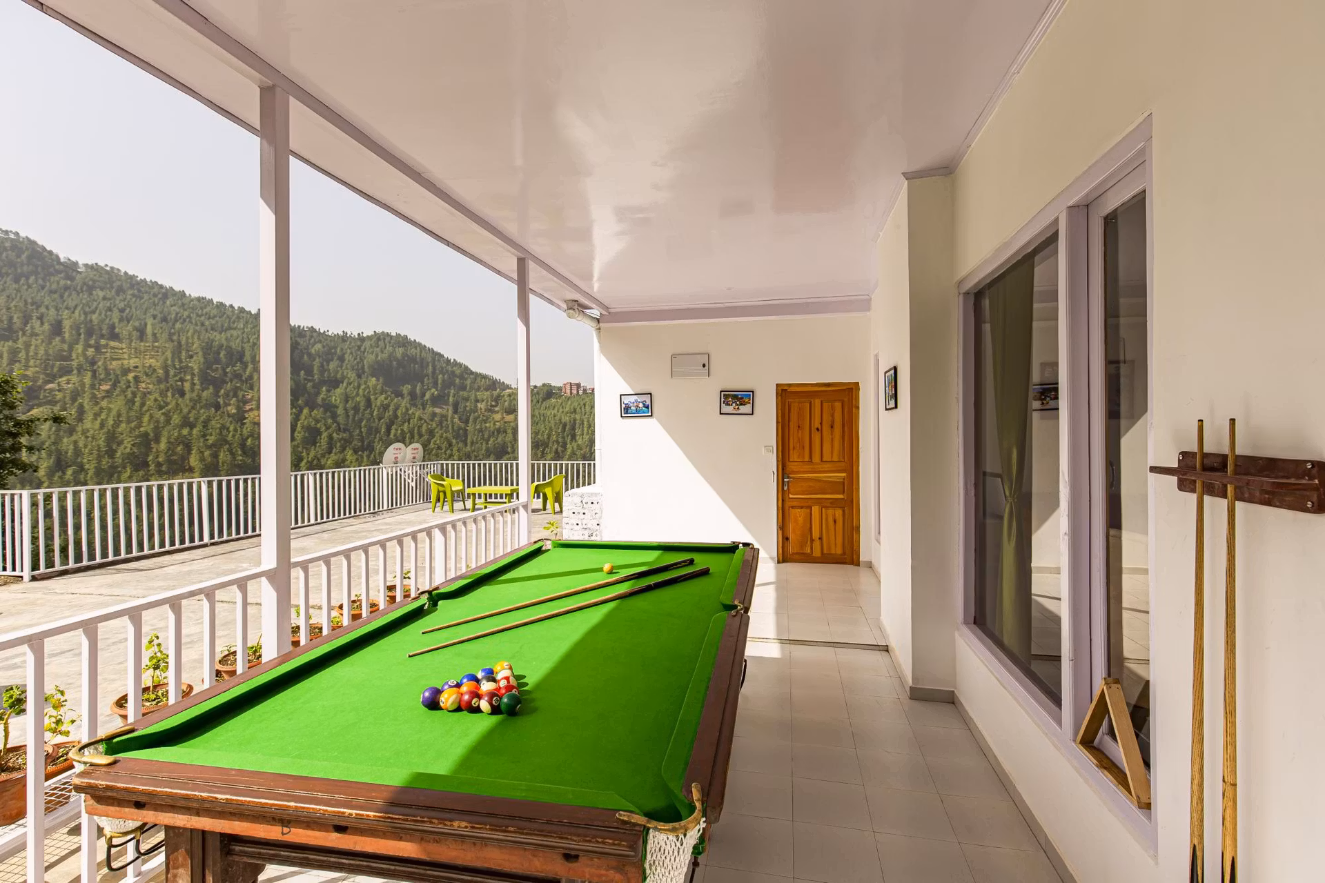 Zostel Homes Theog Pool Table