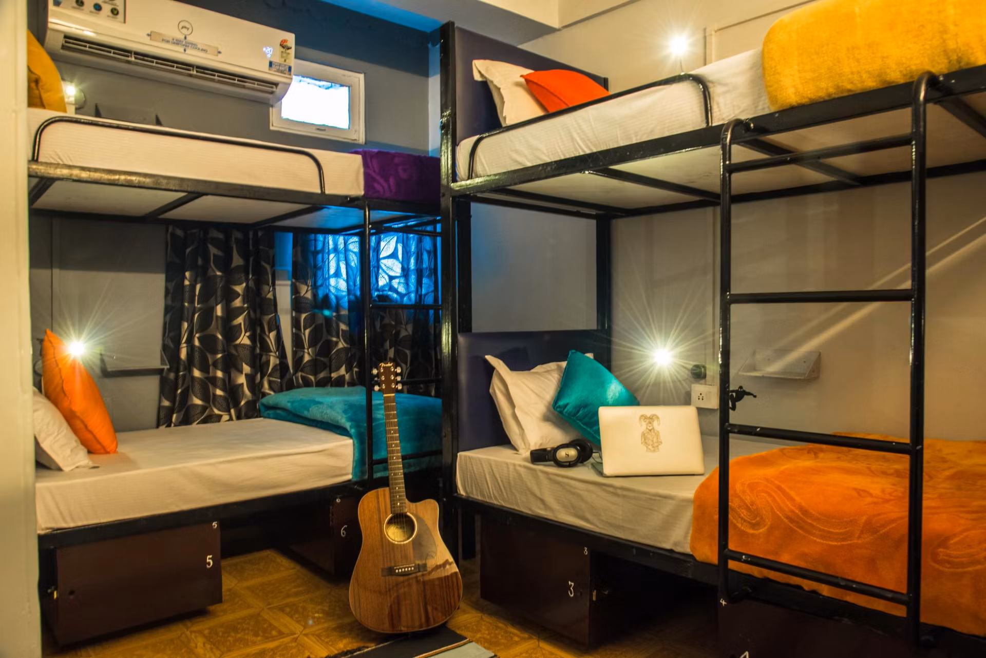 The cosy mixed dorm that sleeps 6.