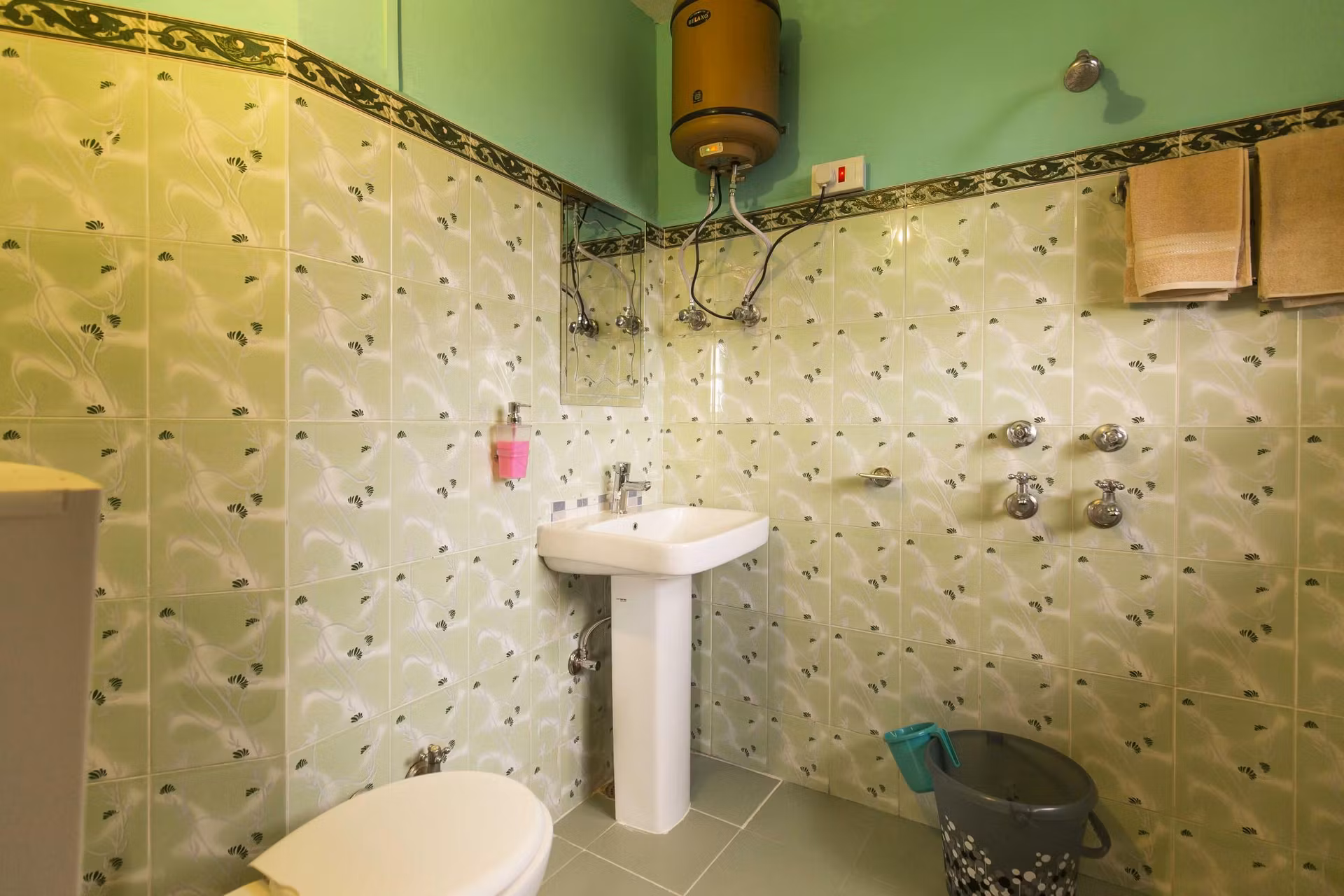 Zostel Homes Passu Washroom