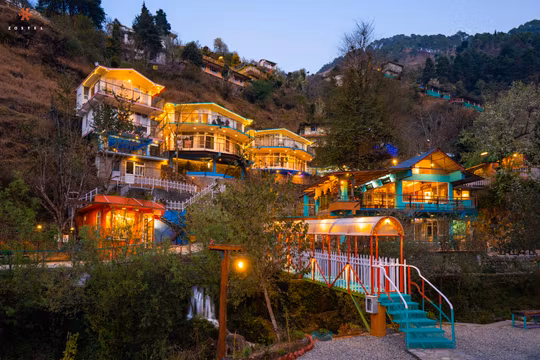 Zostel Plus Mussoorie (Kempty)